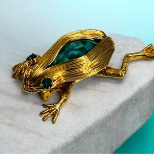 Gold Tone and Green Frog Reptile Brooch